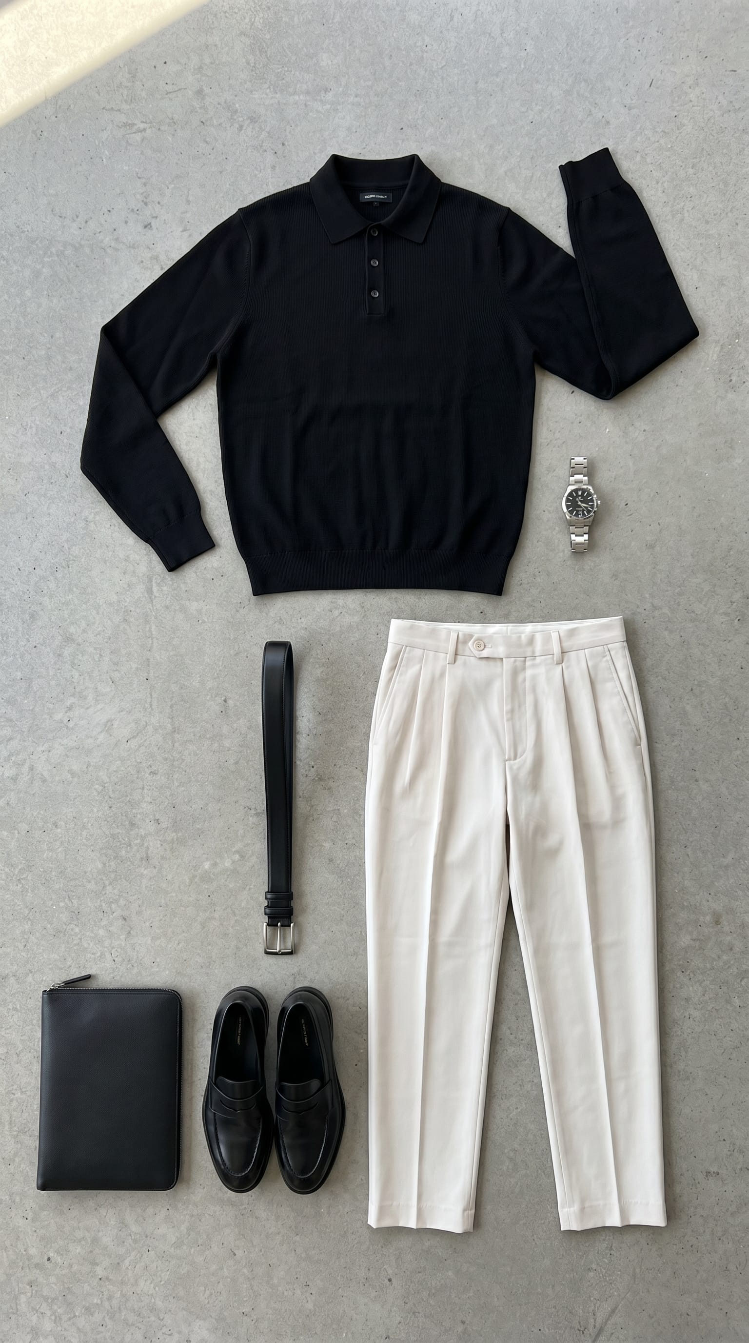 Black polo. Cream trouser. — outfit