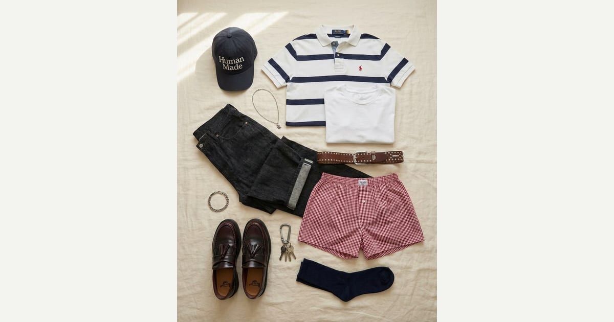Off-black jean. White polo. flat-lay